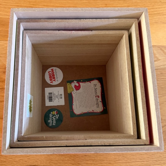 Grinch Who Stole Christmas Nesting Stacking Boxes and Grinch Plush Stuffy - Picture 13 of 15